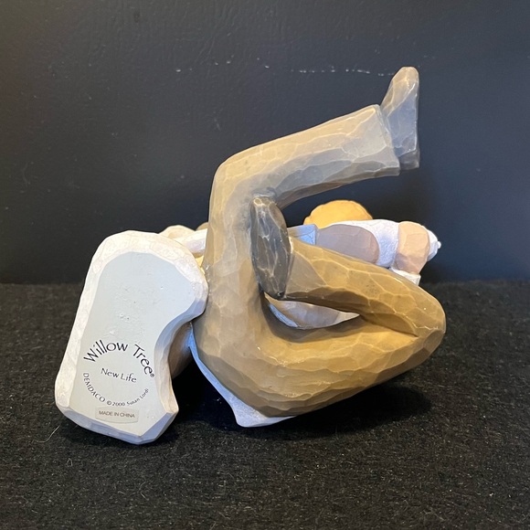 Vintage 2000 Willow Tree New Life Family Embrace Figurine - Brown and Cream - Picture 8 of 13